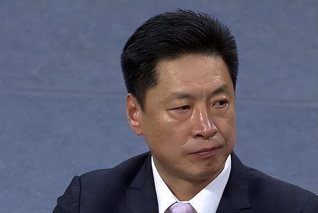 这样一来，猎人就会跟着这根羽毛，找到黄蜂的巢穴，将他们一窝端掉，他们会把成年的黄蜂杀死，把蜂巢中的蜂蛹丢进锅里水煮，油炸。